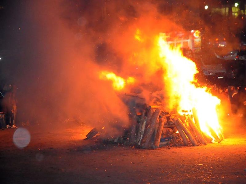 Φωτιές τις Παραμονές  Χριστουγέννων